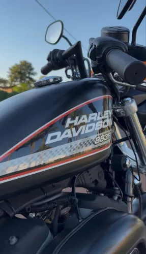 Harley 883