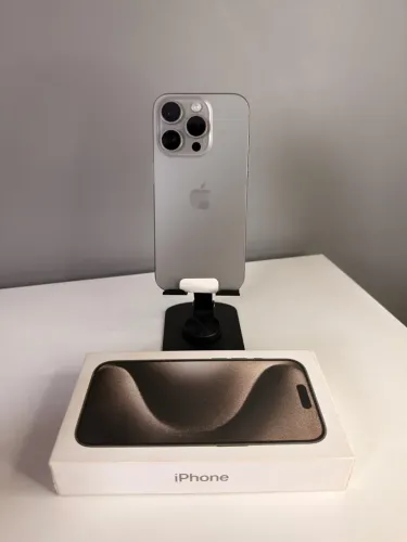 iPhone 15 Pro 256Gb - 85% de bateria