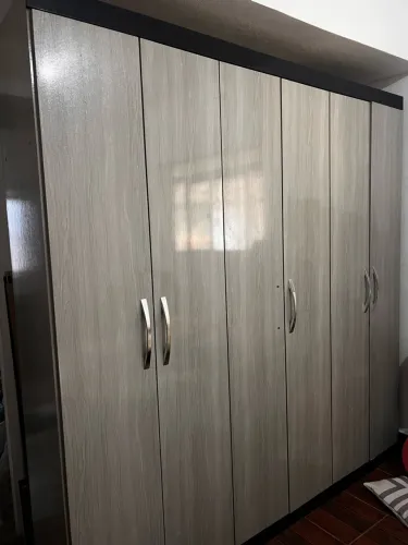 Guarda roupa 6 portas