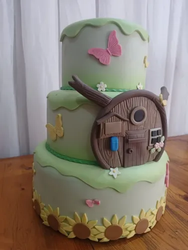 Bolo de Biscuit Tema Masha e o Urso Decorativo