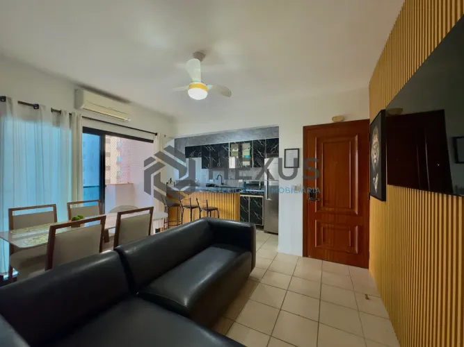 Apartamento reformado com varanda vista mar e lazer nas Pitangueiras, Guarujá