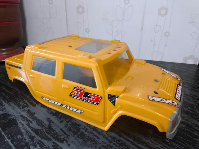 Bolha automodelo Hummer Revo traxxas 1/8