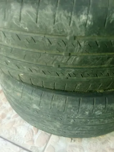 Vendo 2 pneus.