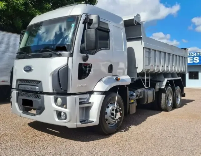 Ford Cargo 2429 6x2 - Ano 2014
