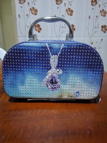 Necessaire