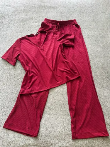 Conjunto sofisticado e confortável em malha canelada