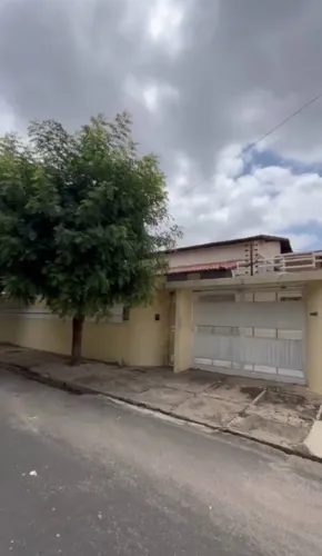 Casa ampla com 472m² próximo à UFPI - residencial ou comercial