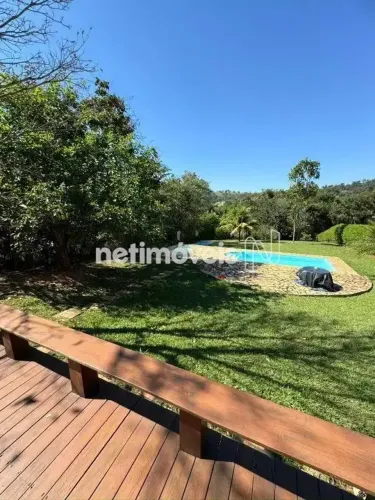 Sítio à Venda em Itaúna com Piscina, Área Gourmet e Pomar em Condomínio com Portaria 24h