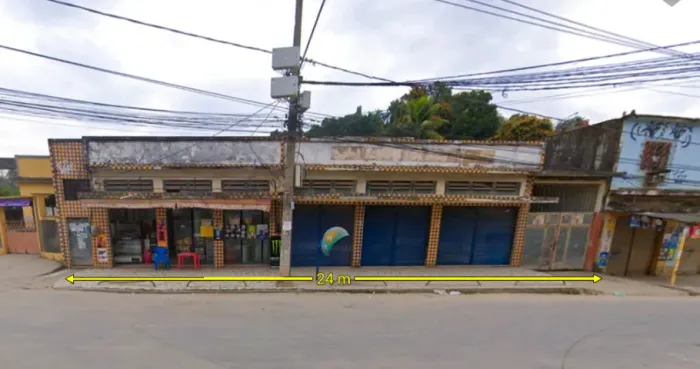 Vendo 2 lojas grandes com terreno nos fundos