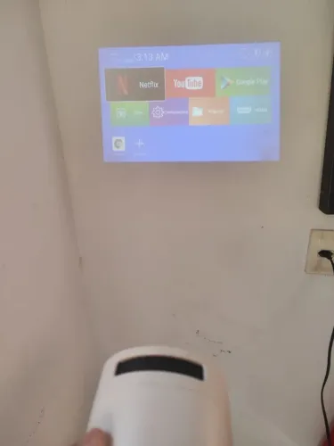 MINI PROJETOR HY300 ? ÓTIMO PARA FILMES, SÉRIES E JOGOS