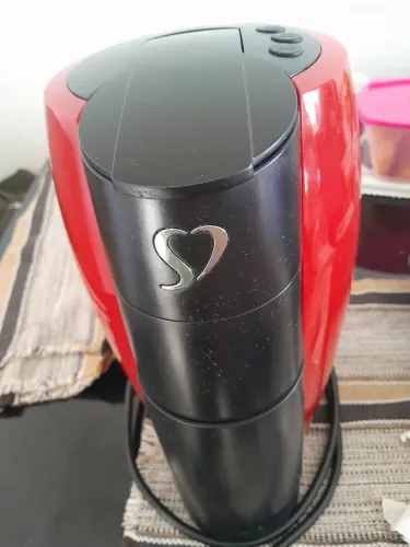Cafeteira pouco usada