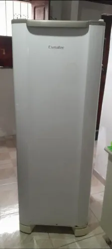 Geladeira Esmaltec