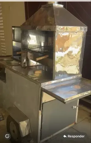Carrinho de espetinho e lanches 