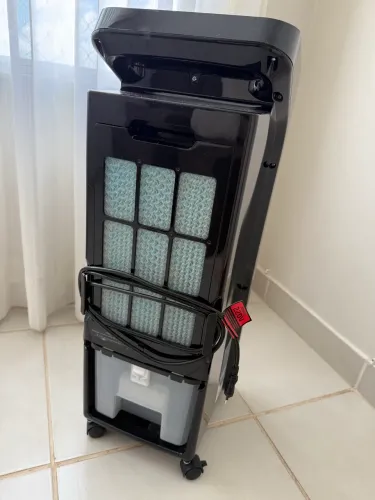 Climatizador de Ar Portátil Midea 4,5L 220V
