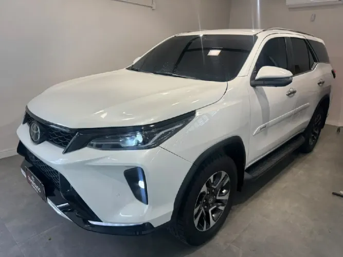 Toyota Hilux SW4 SRX Plat. 4X4 2.8 TB Die. Aut. 2024