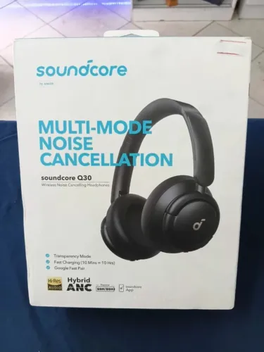 Fones de ouvido Bluetooth Soundcore by Anker Q30