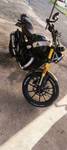 TRIUMPH SCRAMBLER 400X