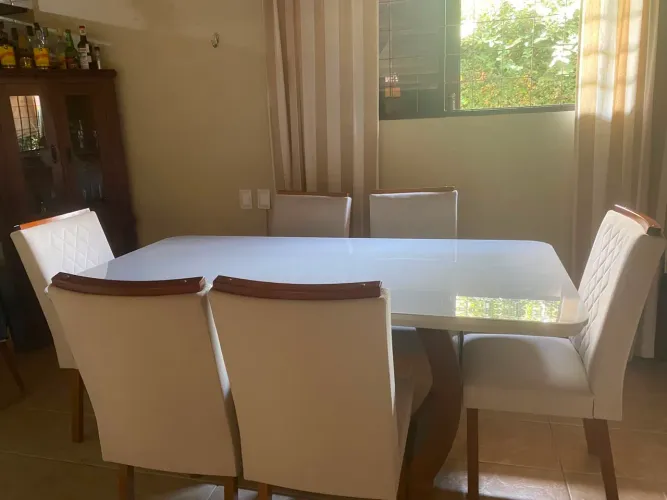 Estou vendendo todos os meus móveis