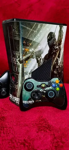 Xbox360 Slim 250GB Desbloqueado RGH Aurora+2 Controles+80 Jogos/Parcelo em até 18x+Entrega