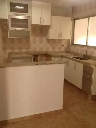 Sobrado para aluguel possui 350 metros quadrados com 2 quartos em Vila Bertioga - São Paul