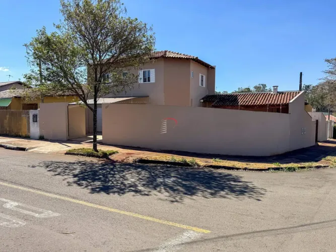 Casa à venda com 3 dormitórios ( 1 suíte), 2 vagas, 109m² - Jardim Guararapes, Londrina, P
