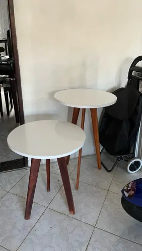 2 mesas laterais brancas