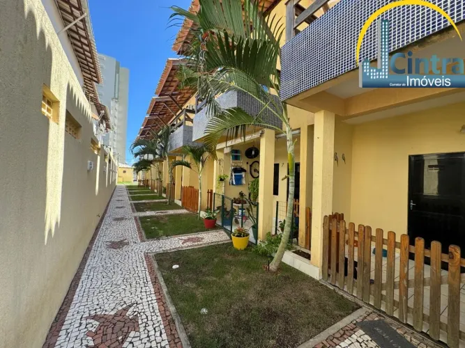 Alugo casa (village) duplex em Praia do Flamengo, 2/4, condomínio fechado com piscina e ch