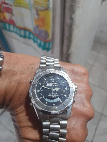 Vendo um relógio técnico dois em um funcionando perfeitamente 