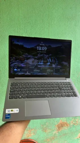 Notebook Lenovo semi novo