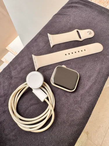 Apple Watch Series 7 45mm estelar