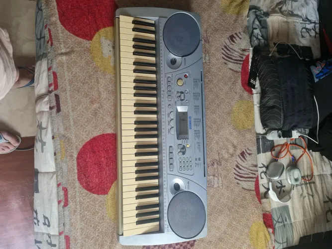 Teclado YAMAHA PSR-273 + CAPA AVS (PREÇO DE DESAPEGO - PARA SAIR HOJE)