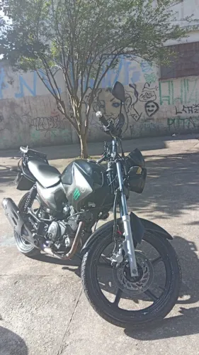 Yamaha Factor YBR 125 ED 2011 - Apenas 43 mil km + Baú e Alarme