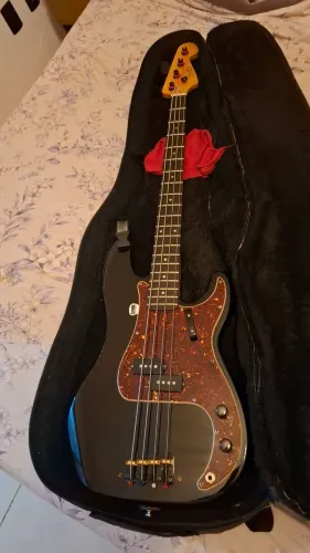 Precision Bass Squier Yako 90s