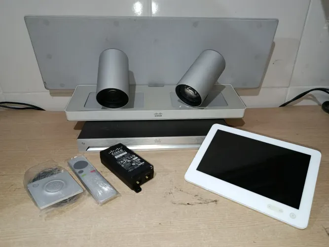 Cisco TelePresence SX80 e dual câmera SpeakerTrack 60 + tablet + acessórios <br>