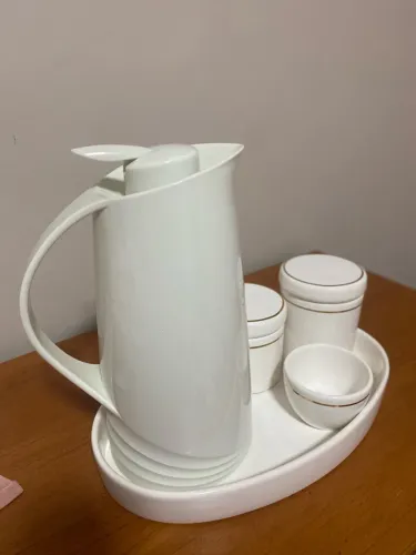 Kit higiene em porcelana.