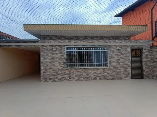 Casa Isolada no Caiçara com 3 Quartos, Edícula, 6 Vagas e Total Segurança para Gatos