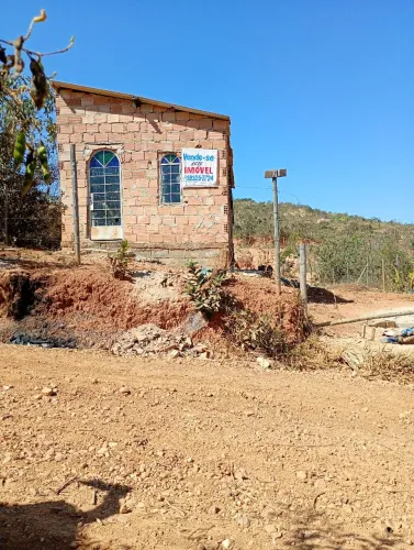 lote com casa inacabada em Jaboticatubas lote de 360 m