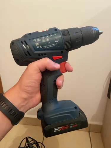 Vendo Parafusadeira Bosch 18V | Furadeira Profissional GSB 183-LI