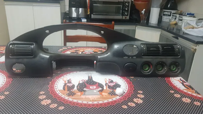 Moldura painel Escort zetec avariada