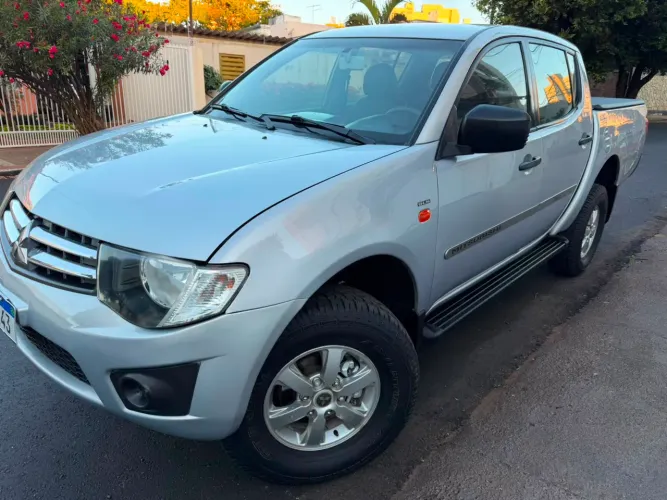 Mitsubishi L200 Triton HPE 3.2 CD TB Int.diesel MEC 2012