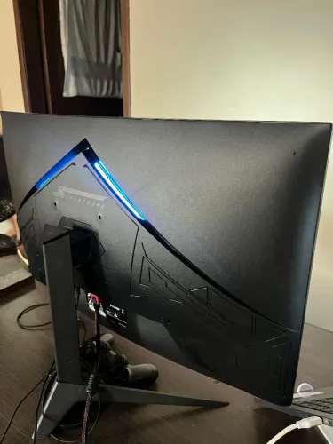 MONITOR CURVO 27POL, 165HZ, 1MS