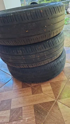 Combo 8 pneus carro e caminhão pequeno RS250.00
