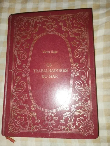 Coleção de livros de luxo (títulos na descrição)
