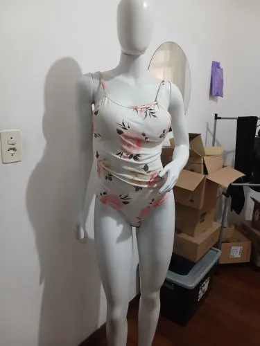 Manequim Branco Cabeça de Ovo com 3 Braços