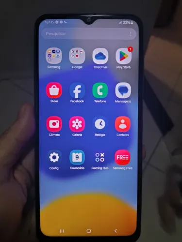 Celular semi-novo em perfeito estado