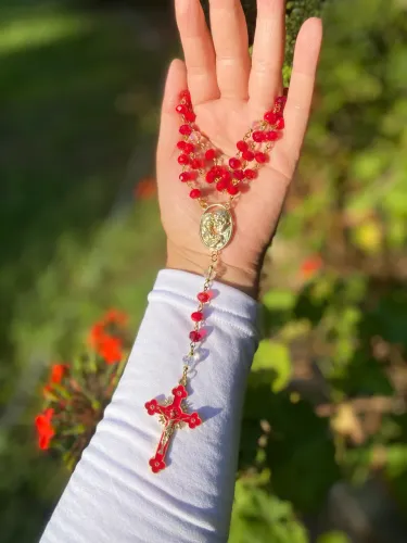 Terço Sagrada Familia - cristal vermelho