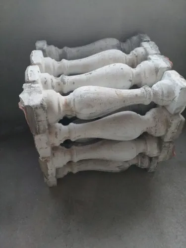 32 BALAUSTRES