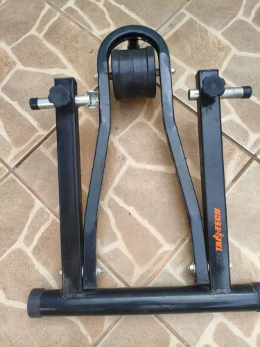 Aparelho de Ginástica para bicicleta Semi novo em excelente estado