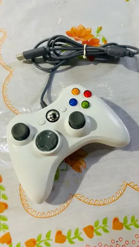 Controle Xbox 360 com fio