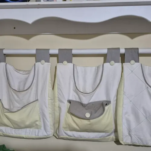 Porta fralda com 3 peças e o varão